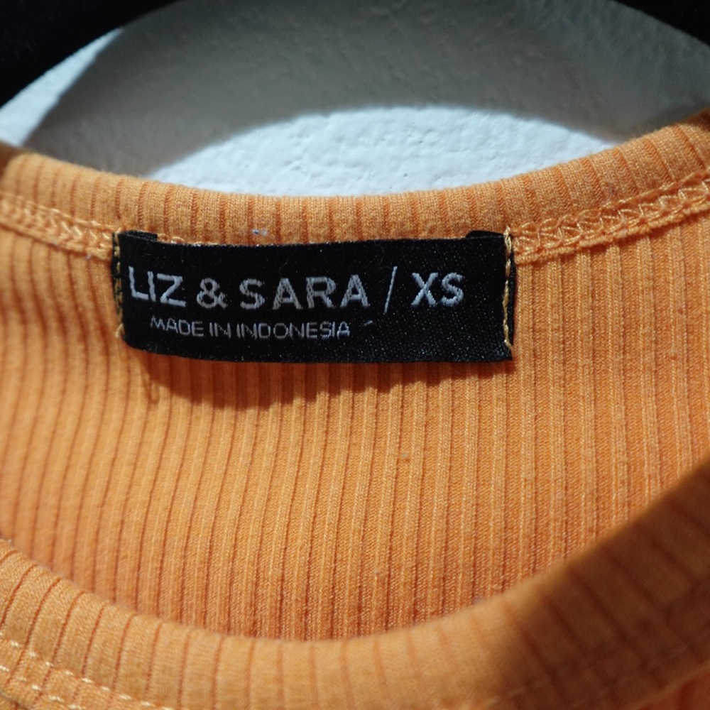 Liz & Sara Orange Ribbed Top - XS